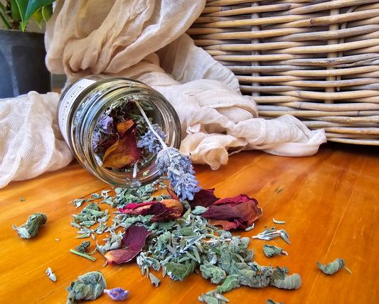 Natural Cat Herb Blend for Relaxation & Play – Catnip, Lavender & More